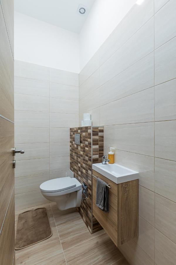 Csengery Deluxe Home With Balcony Budapest Exterior foto