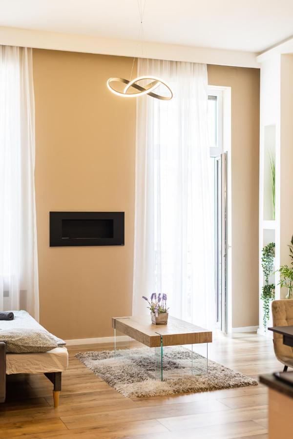 Csengery Deluxe Home With Balcony Budapest Exterior foto