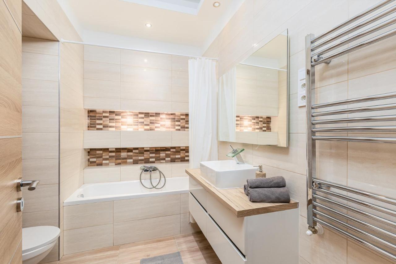 Csengery Deluxe Home With Balcony Budapest Exterior foto