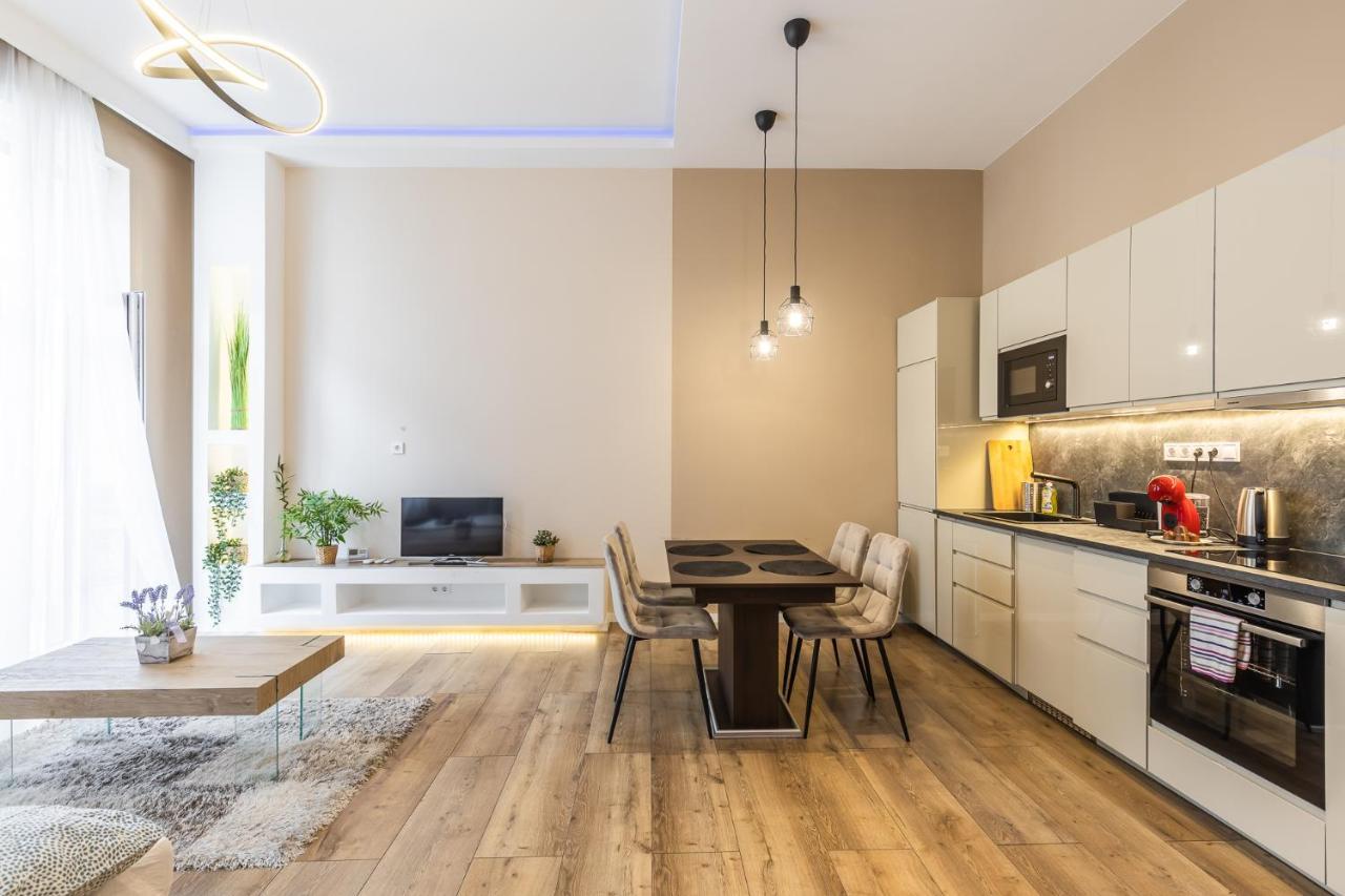 Csengery Deluxe Home With Balcony Budapest Exterior foto