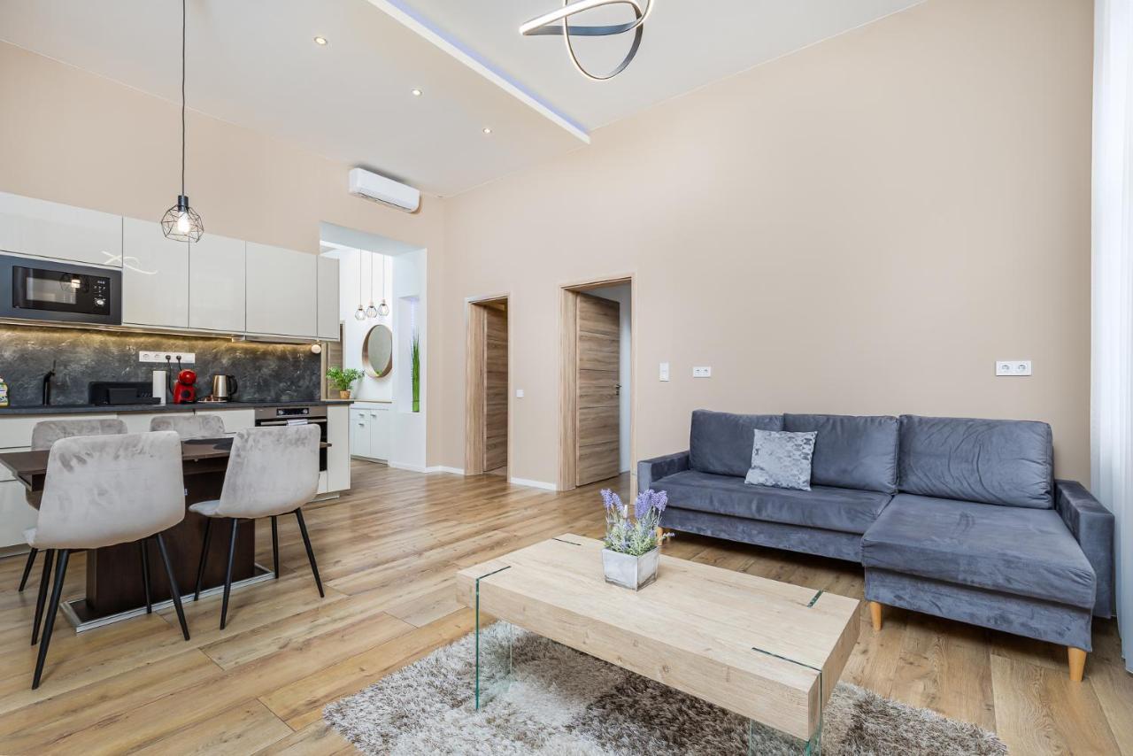 Csengery Deluxe Home With Balcony Budapest Exterior foto